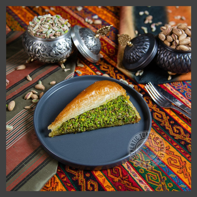 Palace Baklava With Pistachio - in 2KG Tray - Authentic Turkish Baklava